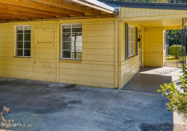 4th image of 2561 Nicholas Cir E, Jacksonville, FL 32207 | MLS# 2161048