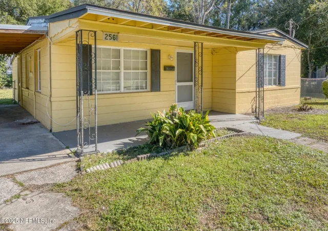 5th image of 2561 Nicholas Cir E, Jacksonville, FL 32207 | MLS# 2161048