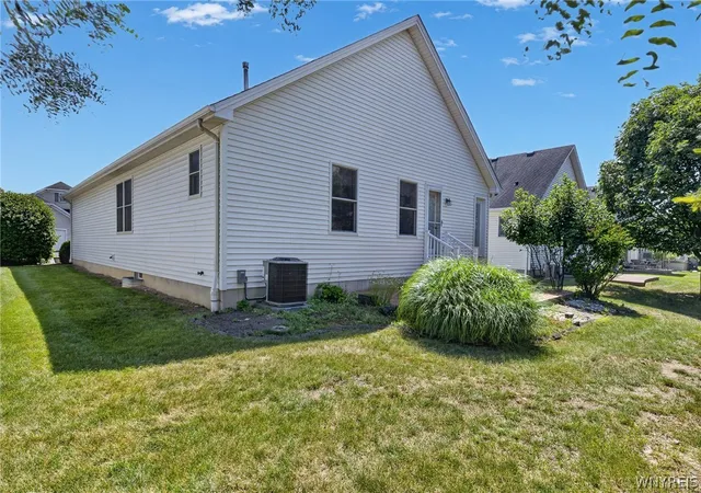 46th image of 48 Mayfield Dr, West Seneca, NY 14224 | MLS# B1693962