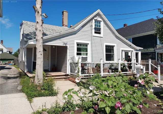 3rd image of 1644 Miller St, Utica, NY 13501 | MLS# S1703437
