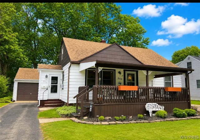 1st image of 243 Chamberlin Dr, Buffalo, NY 14210 | MLS# B1705846