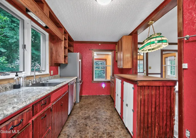 2nd image of 317 Vley Rd, Schenectady, NY 12302 | MLS# 202623755