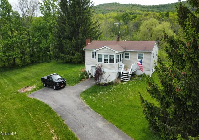 Photo 1 of Single family home for sale at 693 Ny 10, Stamford, NY 12167 | MLS# 202530844 | Listing updated on 2026-08-03