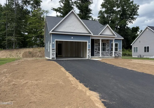 Photo 4 of Single family home for sale at 2023 Philomena Dr, Schenectady, NY 12303 | MLS# 202611772 | Listing updated on 2026-09-18