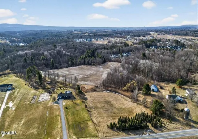 Land for sale at 264 Upper Newtown Rd, Halfmoon, NY 12118 | MLS# 202624246