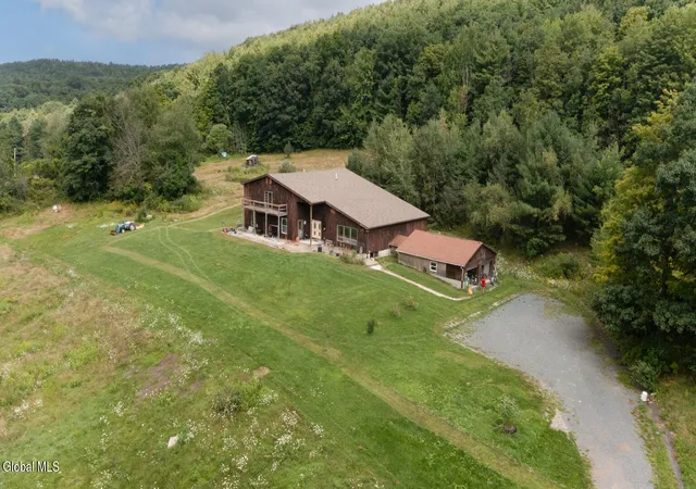 Photo 3 of Single family home for sale at 4143 Ny 7, Hoosick Falls, NY 12090 | MLS# 202624385 | Listing updated on 2026-08-21