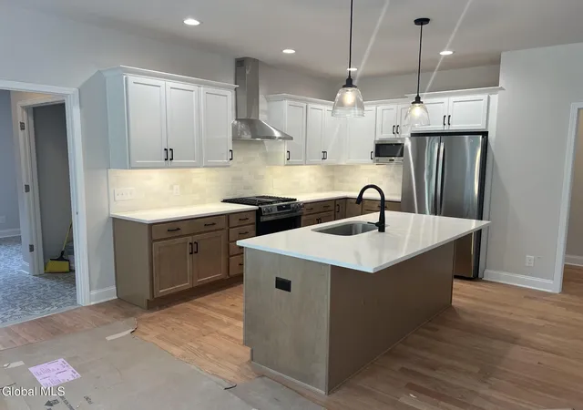 Photo 4 of Single family home for sale at 82 Van Patten Dr, Clifton Park, NY 12065 | MLS# 202617433 | Listing updated on 2026-09-19