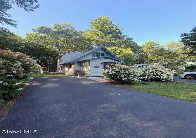 2nd image of 143 Lakeview Ave, Mayfield, NY 12117 | MLS# 202615253