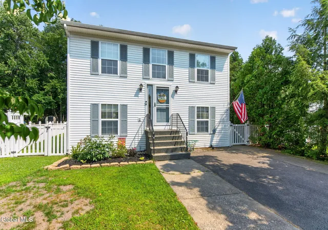 4th image of 37 Wicken Sq, Albany, NY 12205 | MLS# 202621868