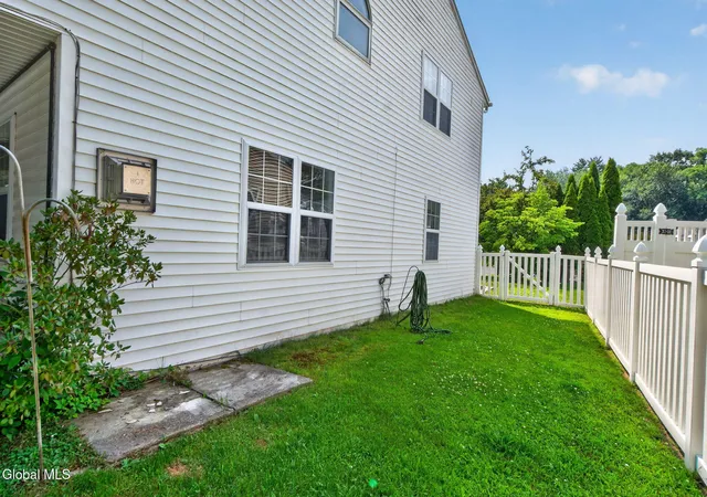 52nd image of 37 Wicken Sq, Albany, NY 12205 | MLS# 202621868