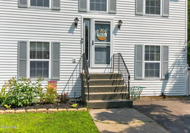 5th image of 37 Wicken Sq, Albany, NY 12205 | MLS# 202621868