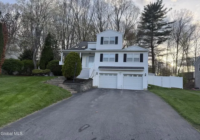 Photo 1 of Sale Pending at 31 Ponderosa Dr, Halfmoon, NY 12065 | MLS# 202622216 | Listing updated on 2026-09-05