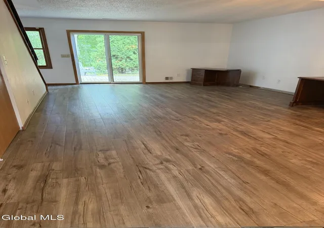 Photo 3 of Townhouse for sale at 10 Bennington Way, Halfmoon, NY 12065 | MLS# 202616408 | Listing updated on 2026-07-23