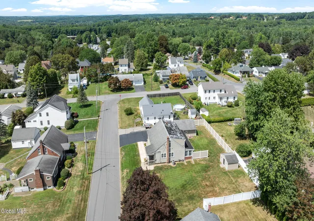 73rd image of 25 Columbia St, Amsterdam, NY 12010 | MLS# 202624526