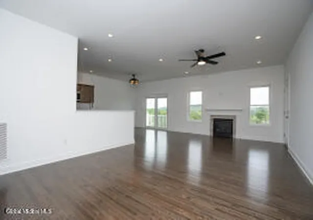 Photo 4 of Single family home for sale at 21 Harbor Ln, Cohoes, NY 12047 | MLS# 202616943 | Listing updated on 2026-07-22