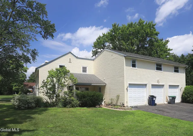 Photo 3 of Sale Pending at 26 Gleason Rd, Schenectady, NY 12302 | MLS# 202622158 | Listing updated on 2026-08-10