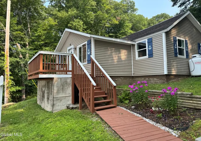Photo 3 of Single family home for sale at 4 Aft Ct, Saratoga Springs, NY 12866 | MLS# 202617347 | Listing updated on 2026-08-24