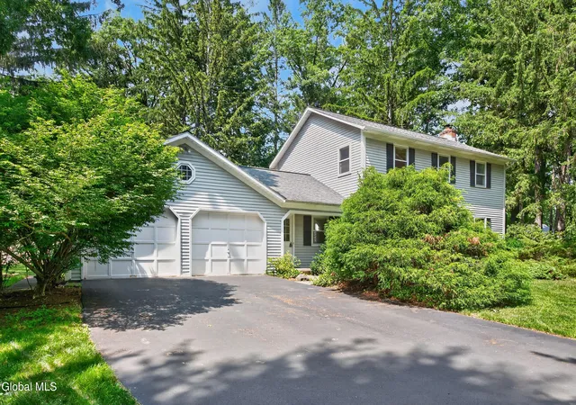 Photo 2 of Sale Pending at 412 Persimmon Dr, Schenectady, NY 12303 | MLS# 202622781 | Listing updated on 2026-08-03
