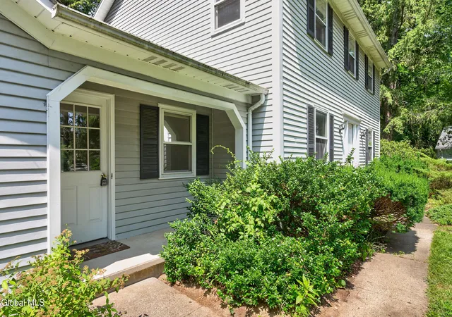 Photo 3 of Sale Pending at 412 Persimmon Dr, Schenectady, NY 12303 | MLS# 202622781 | Listing updated on 2026-08-03