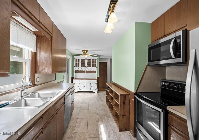 4th image of 3826 Carman Rd, Schenectady, NY 12303 | MLS# 202624393