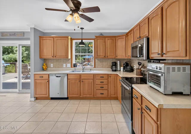 Photo 3 of Single family home for sale at 1631 Midstate Ln, Castleton On Hudson, NY 12033 | MLS# 202621873 | Listing updated on 2026-09-10