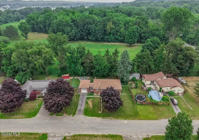 4th image of 5 Hewitt St, Mechanicville, NY 12118 | MLS# 202621977