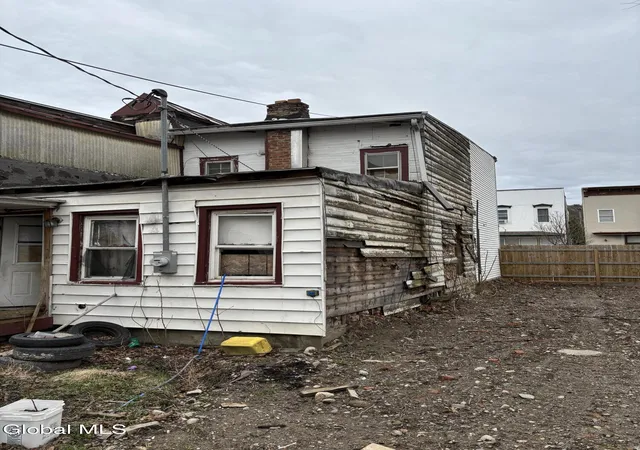 Photo 3 of Sale Pending at 487 5th Avenue, Troy, NY 12182 | MLS# 202622176 | Listing updated on 2026-08-10