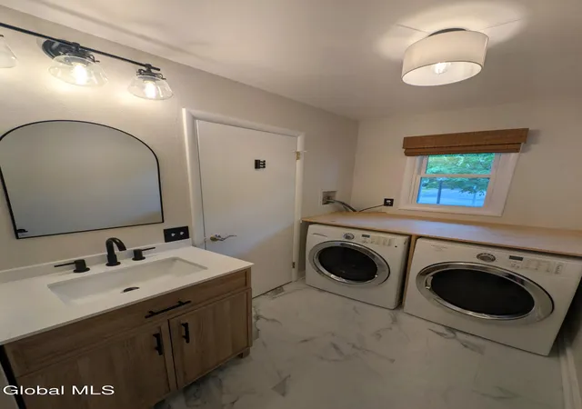 Photo 4 of Townhouse for sale at 20 Lexington Dr, Clifton Park, NY 12065 | MLS# 202624219 | Listing updated on 2026-09-09