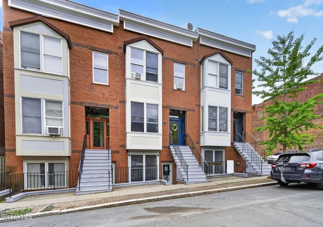 2nd image of 252 Hudson Ave # B, Albany, NY 12210 | MLS# 202623259