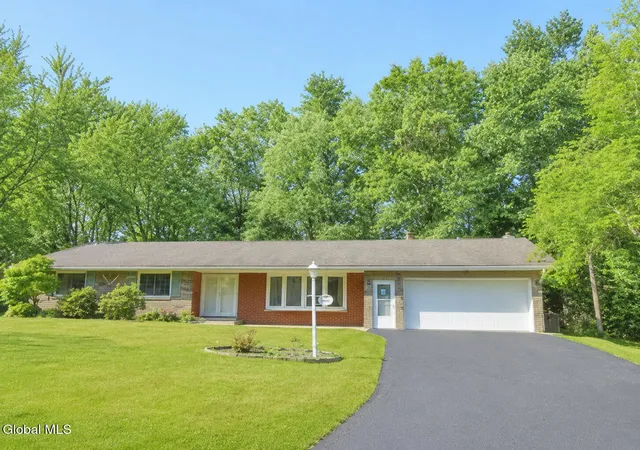 Photo 1 of Sale Pending at 915 Londonderry Ct, Schenectady, NY 12309 | MLS# 202622482 | Listing updated on 2026-07-27