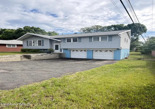 Photo 1 of Sale Pending at 4 Nicholas Dr, Albany, NY 12205 | MLS# 202622077 | Listing updated on 2026-07-30