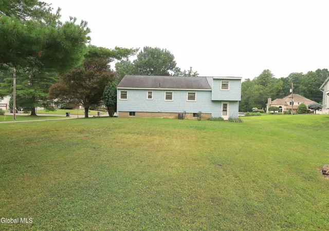 Photo 3 of Single family home for sale at 314 Jeanette Dr, Schenectady, NY 12306 | MLS# 202622191 | Listing updated on 2026-08-03