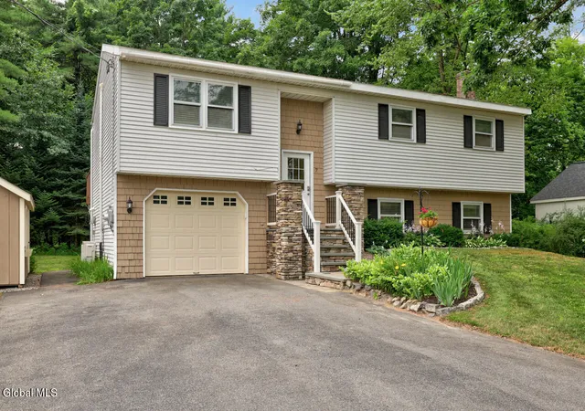 2nd image of 7 Glenwood Dr, Saratoga Springs, NY 12866 | MLS# 202621954
