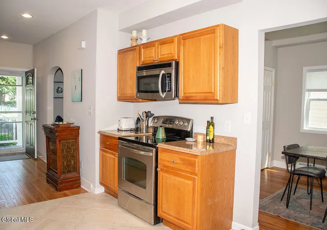 Photo 4 of Sale Pending at 150 Clayton Rd, Schenectady, NY 12304 | MLS# 202621804 | Listing updated on 2026-09-18