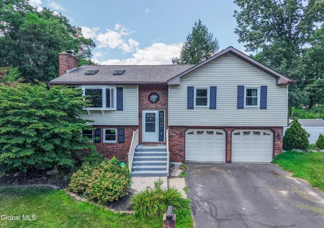 1st image of 35 Hillcrest Ave, Schenectady, NY 12304 | MLS# 202622911