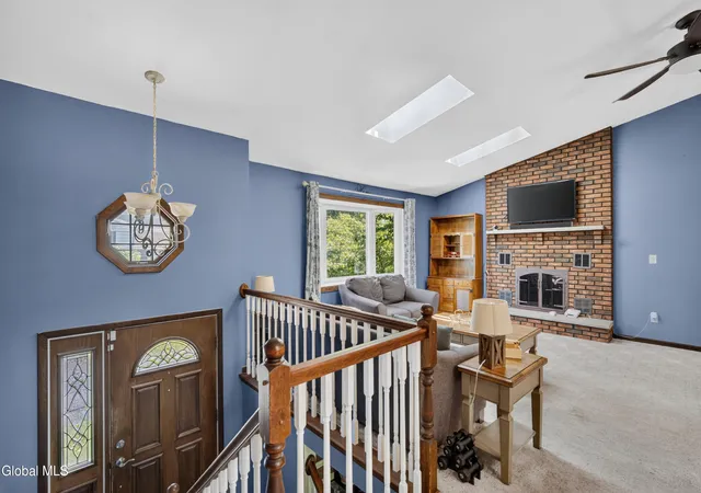 4th image of 35 Hillcrest Ave, Schenectady, NY 12304 | MLS# 202622911