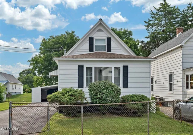 Photo 3 of Sale Pending at 2540 Pauline Ave, Schenectady, NY 12306 | MLS# 202622141 | Listing updated on 2026-07-22