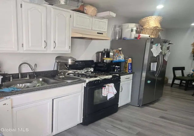 Photo 3 of Single family home for sale at 150 Clinton St, Albany, NY 12202 | MLS# 202621841 | Listing updated on 2026-08-06