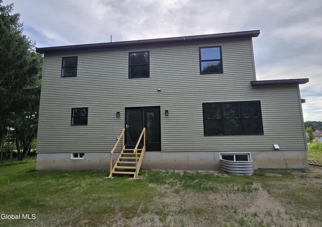 Photo 4 of Single family home for sale at 154 Dunsbach Fry Rd, Colonie, NY 12047 | MLS# 202622106 | Listing updated on 2026-09-07