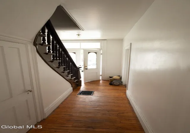 Listing Photo 4 - Condo for sale in building located at 10 Lansing Ave, Troy, NY 12180
