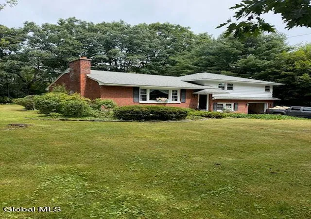 Photo 3 of Single family home for sale at 2455 Brookshire Dr, Schenectady, NY 12309 | MLS# 202621807 | Listing updated on 2026-09-11