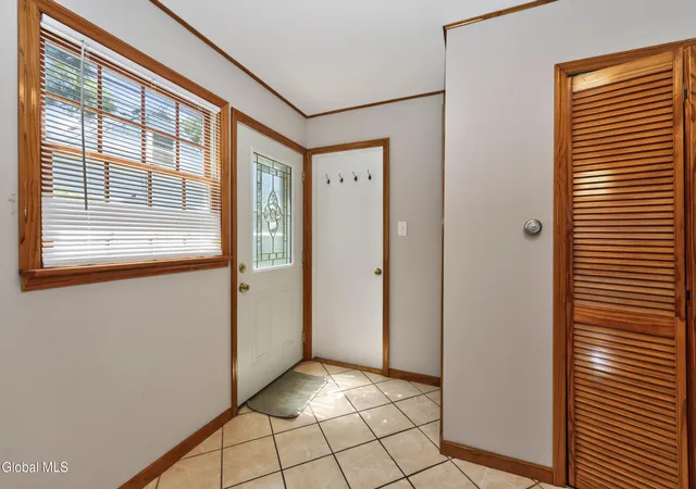 Photo 4 of Sale Pending at 5 Knob Hl Rd, Albany, NY 12211 | MLS# 202622788 | Listing updated on 2026-07-31