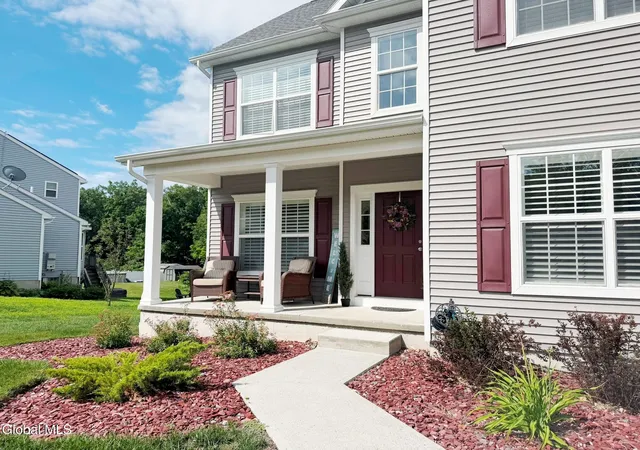 Photo 3 of Single family home for sale at 905 Ridgeview Cir, Castleton On Hudson, NY 12033 | MLS# 202621945 | Listing updated on 2026-08-21