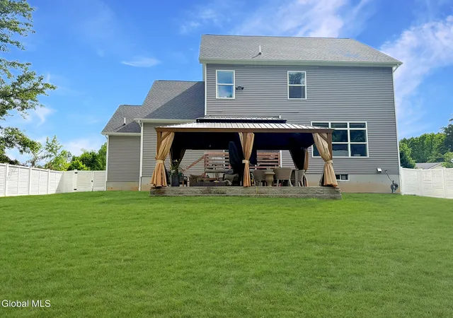 Photo 3 of Single family home for sale at 905 Ridgeview Cir, Castleton On Hudson, NY 12033 | MLS# 202621945 | Listing updated on 2026-08-21