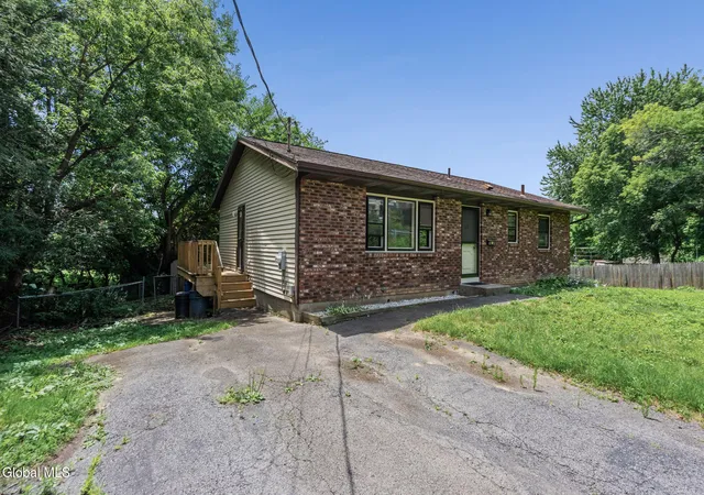 2nd image of 110 Hillcrest Ave, Albany, NY 12203 | MLS# 202623428