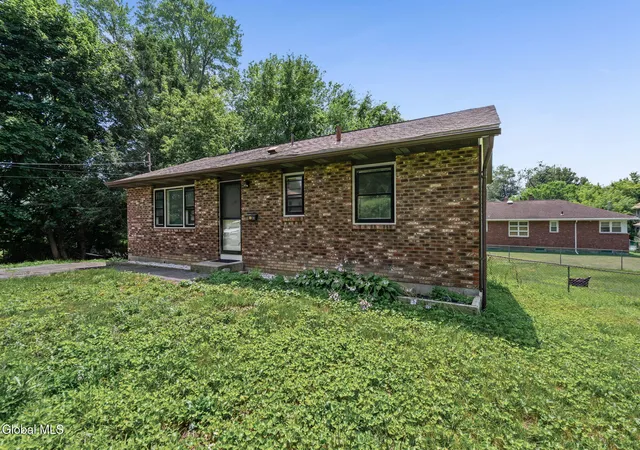 3rd image of 110 Hillcrest Ave, Albany, NY 12203 | MLS# 202623428