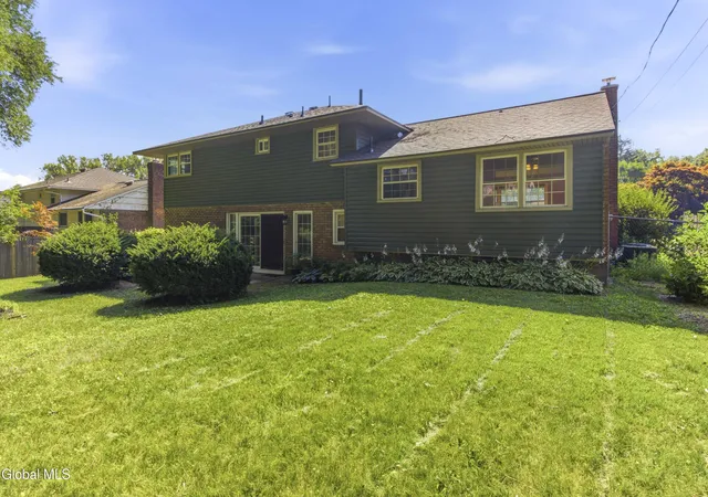 Photo 4 of Single family home for sale at 174 Ormond St, Albany, NY 12208 | MLS# 202622488 | Listing updated on 2026-08-04