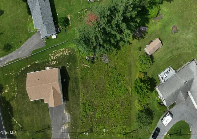 Photo 3 of Single family home for sale at 10 E Elm Ave, Selkirk, NY 12158 | MLS# 202622067 | Listing updated on 2026-08-25