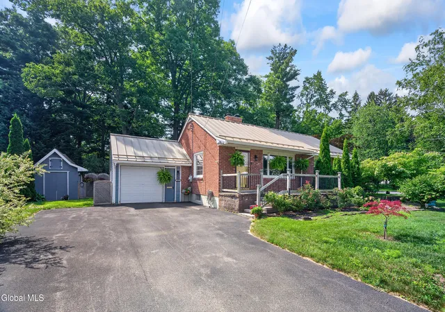 Photo 2 of Sale Pending at 1009 Tollgate Ln, Schenectady, NY 12303 | MLS# 202621802 | Listing updated on 2026-07-21