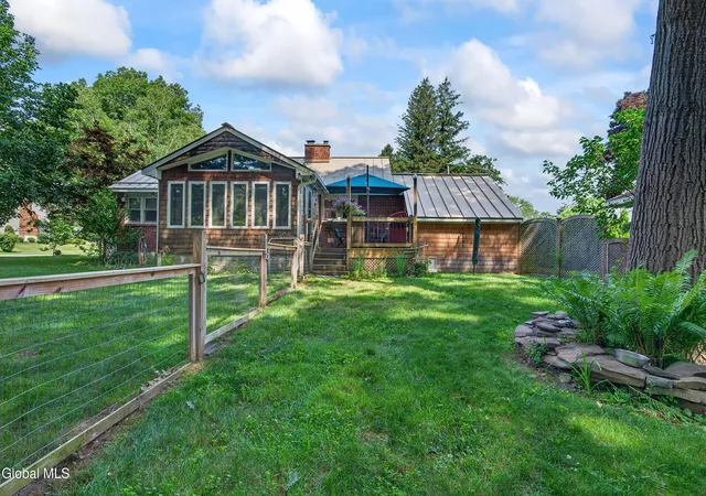 Photo 4 of Sale Pending at 1009 Tollgate Ln, Schenectady, NY 12303 | MLS# 202621802 | Listing updated on 2026-07-21